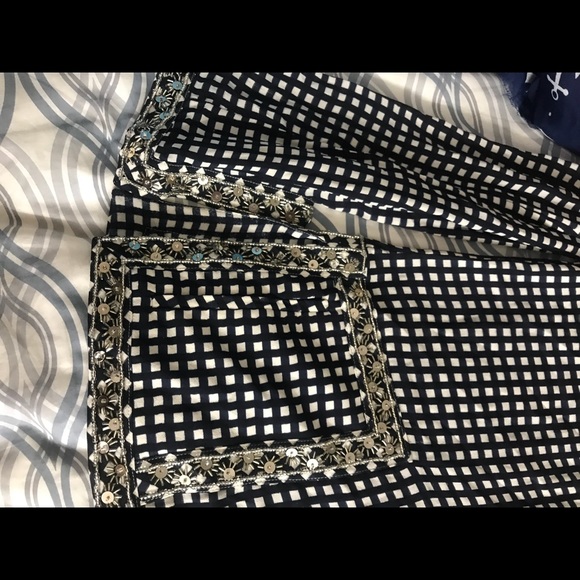 Gorgeous top - Picture 3 of 8